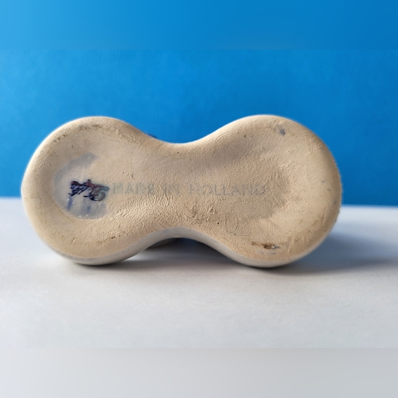 60th Vintage  Delft Blue Holland egg-shaped salt and pepper shackers with tray - Picture 6 of 7